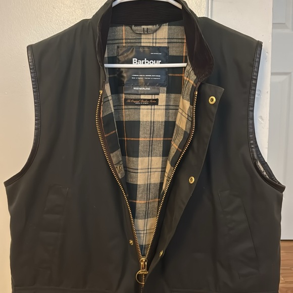Men’s Dark Green (Waxed) Barbour Vest - Picture 4 of 5
